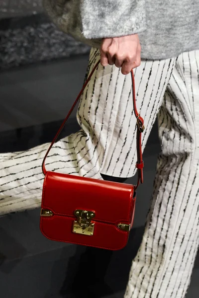 Look 32